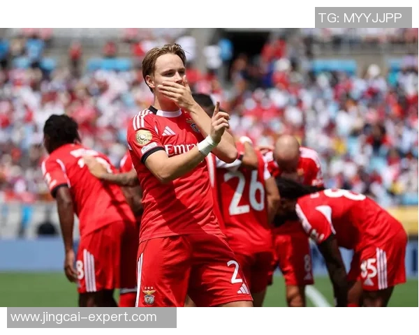 拜仁狂胜切尔西6-2引发转会风波全场沸腾瞬间回顾